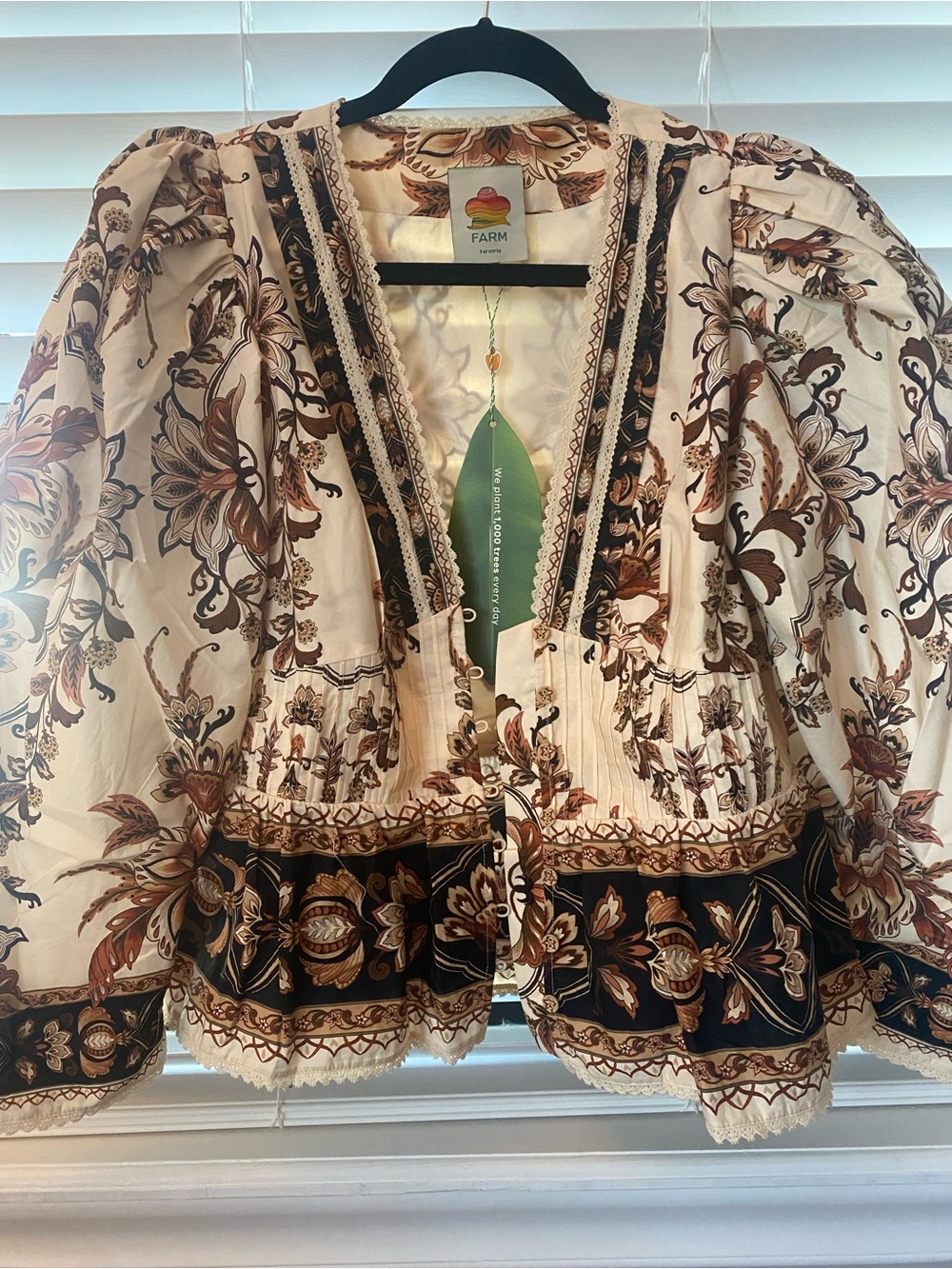 FARM Rio Cream Floral Deep-V Puff-Sleeve Blouse L - Picture 5 of 7